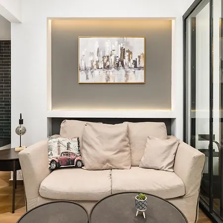Black Frame-a Cinematic Urban In Apartment