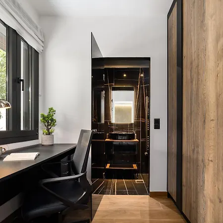 Apartment Black Frame-a Cinematic Urban In Thessaloniki